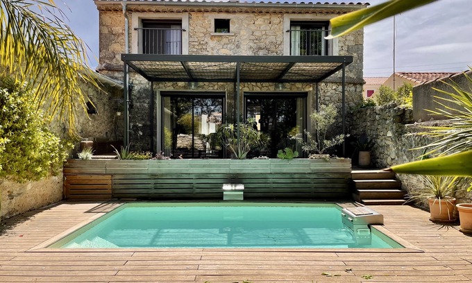 Saint-Pargoire Casa | La vigneronne between vineyards and sea with private pool