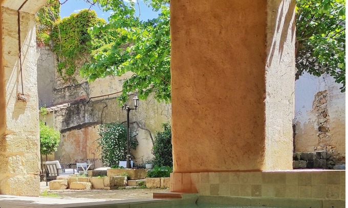 Vauvert Casa | La Vigneronne des Costières