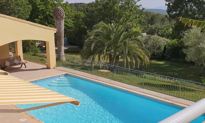 Flayosc Cama Y Desayuno | La Villa Émeraude