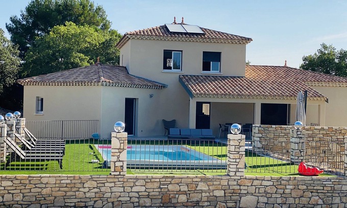 Vezenobres Casa | La Villa des Remparts