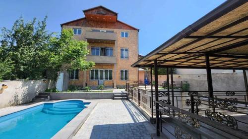 Dilijan Villa | La Villa Dilijan