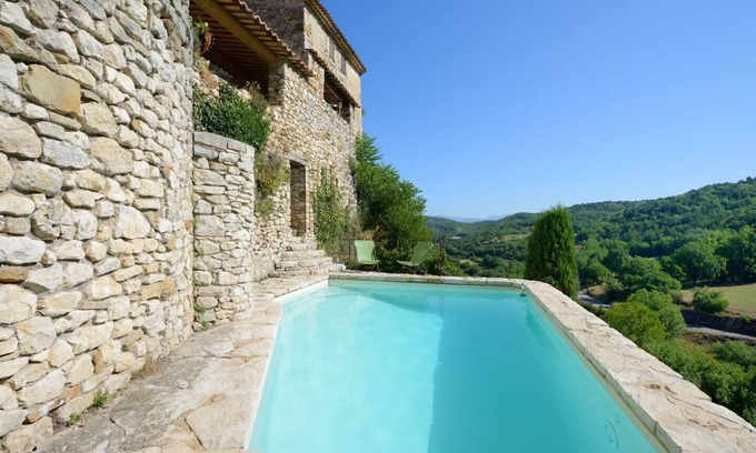 Oppedette Casa | La villa du Tilleul, authentic Luberon gîte with swimming pool