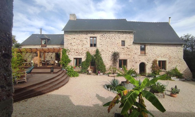 Corseul Cama Y Desayuno | La Ville Es Riez Chambre d'hôtes