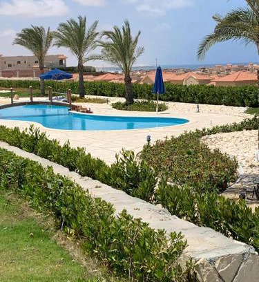 Ad-Dab'ah Chalet De Esquí | La Vista Bay, North Coast - Chalet With Garden