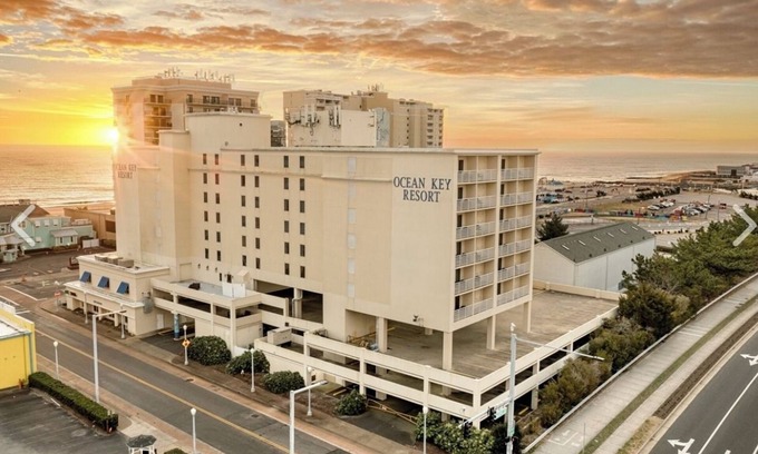 Northeast Virginia Beach Complejo | Labor Day Week Special in Virginia Beach!!