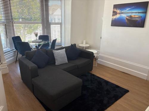 Portsmouth Apartamento | Laburnum - 2 bedroom - Sleeps 6, Outside Space, Free Parking