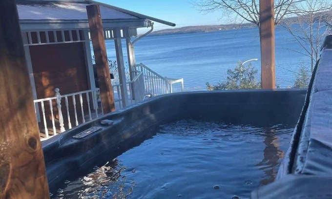 Potton Chalet De Esquí | Lac Memphremagog Waterfront - Spa - Le Mimosa