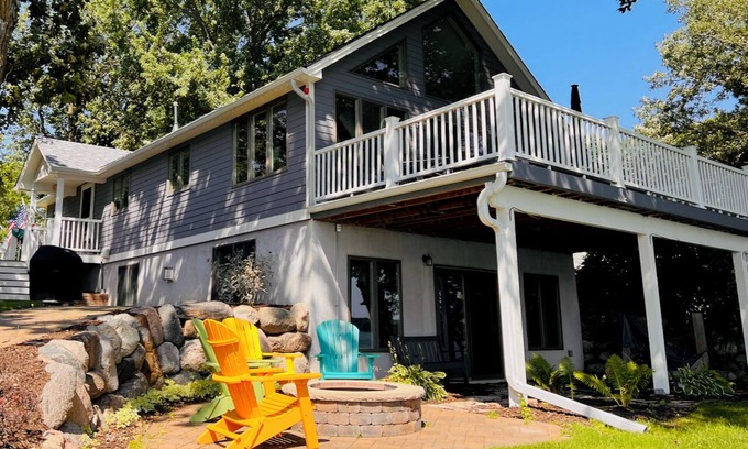 Annandale Cabina | LACE LEAF CABIN - four bedroom, updated luxury lakefront getaway on Cedar Lake