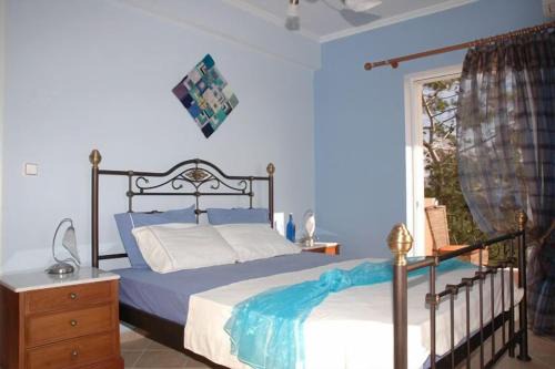 Vigklafia Apartamento | Laconian Collection 'Applause Blue' Apartment