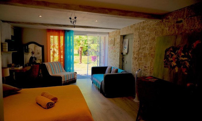 Sainte-Colombe-en-Bruilhois Casa | LACOSTE