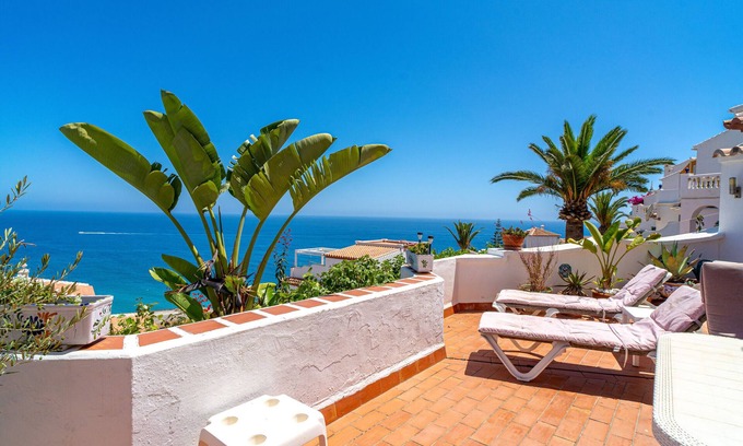 Urbanización Ladera del Mar Villa | Ladera del Mar 32 by Casasol