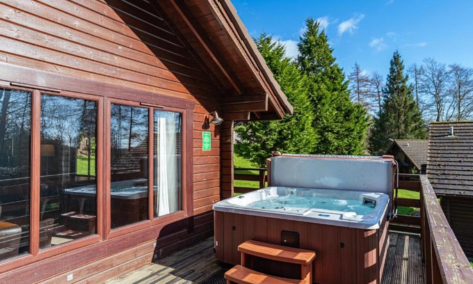 Newton Stewart Chalet De Esquí | Lady Galloway 28 with Hot Tub