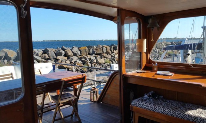 Marseillan Alquiler De Eote | Lady of Bahia