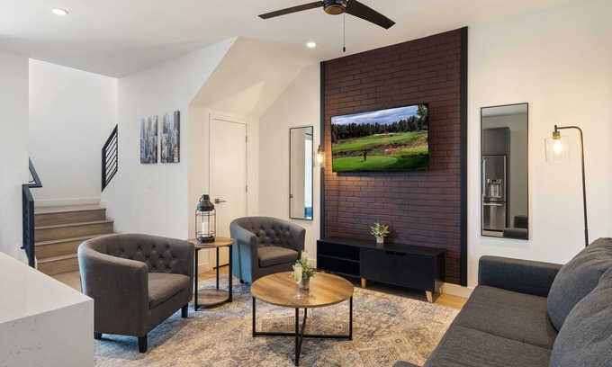 Southwest Village Casa | Lafayette - 3 Units - Jacuzzi - Heart of Old Town