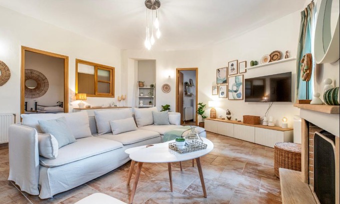 Saronikos Apartamento | Lago 1 Holiday Home
