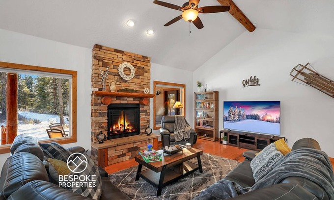 Donnelly Casa | Lago Vista in Donnelly: Spacious Retreat on Lake Cascade | 4 Miles to Tamarack | Room for Toys
