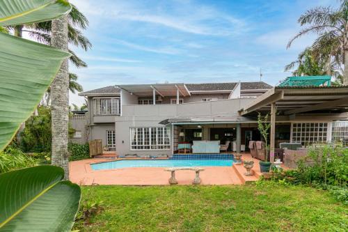 Umhlali Beach Casa | Lagoon Beach House