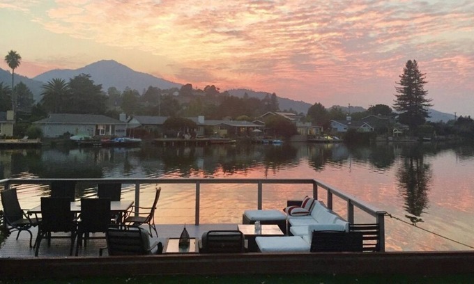 Corte Madera Casa | Casa de la laguna con el Monte. Tam ver más
