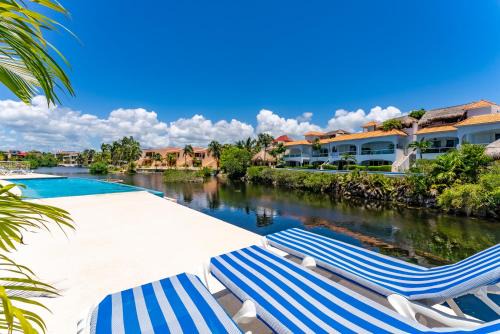 Puerto Aventuras Apartamento | Lagoonfront Apartment with Pool and Beach Access