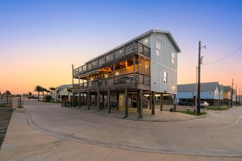 Flour Bluff Casa | Laguna Sunrise by AvantStay Water Views, Private Pool Minutes to Padre Island & Beaches