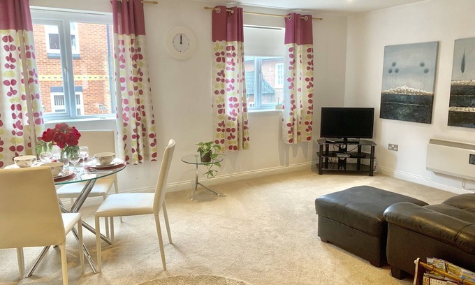 Kettering Apartamento | Lahnstein Court - Town Center Apartment