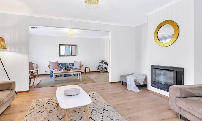 Seaford Casa | Laidback Seaford Family Retreat 200m from Beach