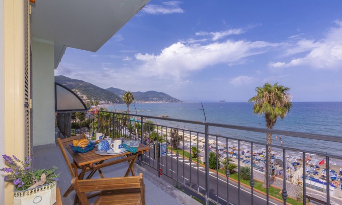 Laigueglia Apartamento | Playa de Laigueglia, Alassio, Italia