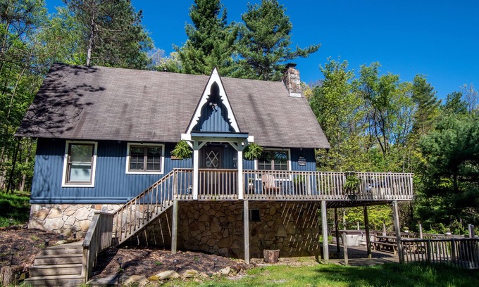 Sky Valley Casa | Lake access chalet with lots of community amenities!