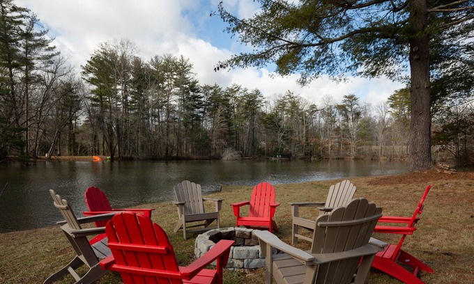 Mountain Home Casa | Lake Access, Firepit, Gameroom, Mins to AVL/Hendo