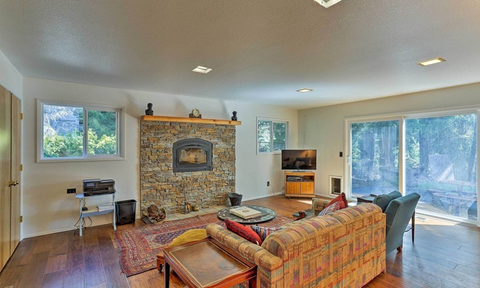 Lake Almanor Country Club Casa | Lake Almanor Country Club Inicio w / Peak View + Kayaks!
