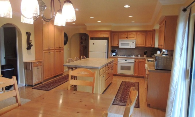 Lake Almanor West Casa | Lake Almanor West / Cerca del campo de golf / playa / lanzamiento de botes LAKE IS FULL.