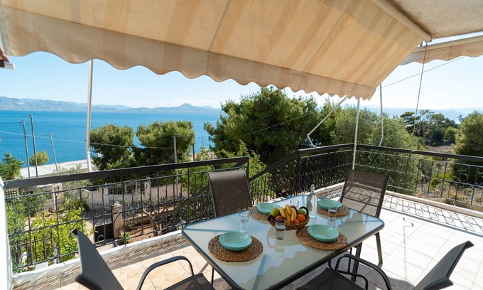 Limni Vouliagmenis Casa | Lago y casa del mar !!
