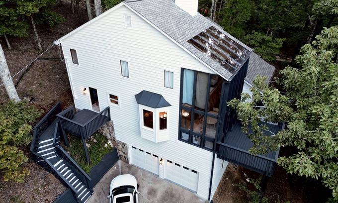 Waleska Cabina | Lake Arrowhead GA Modern Rustic Private Mountain Cabin Chalet Home
