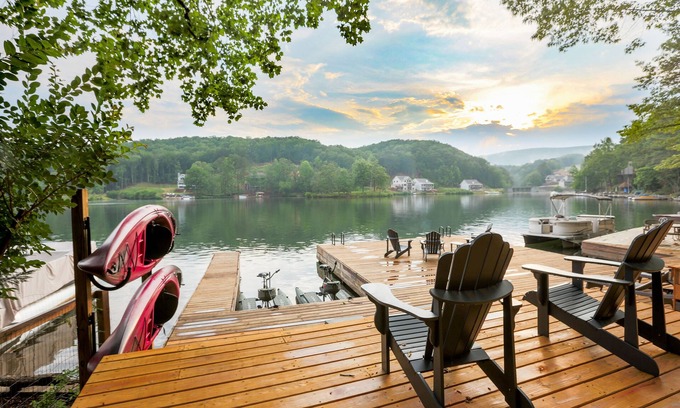 Waleska Casa | Lake Arrowhead Luxury Lakefront Cottage - Massive Dock - La mejor vista del lago