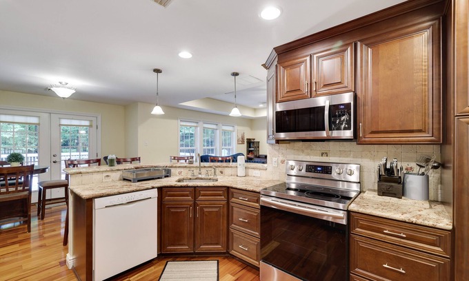 Thornhurst Casa | Lake Arrowhead Retreat: 3BR/2BA Home with Pool and Lake Access