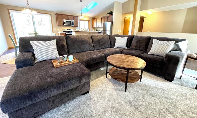 Rome Casa | Lake Arrowhead Retreat with club pools and beaches