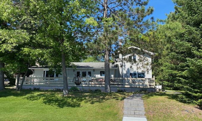 Hillman Casa | Lake Avalon - Charming 4-bedroom, 2-Bathroom Lake House