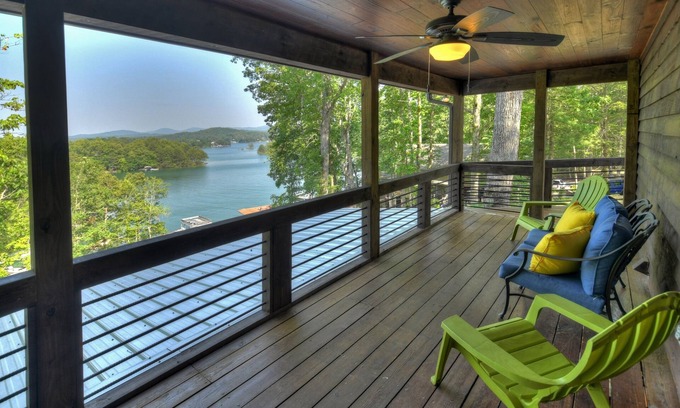 Morganton Cabina | Lake Blue Ridge Cabin Sleeps 10 with Private Dock!