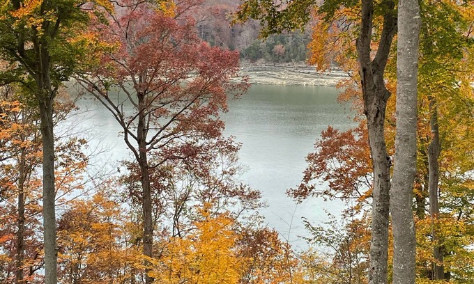 Sloans Valley Casa | Lake Bluff Paradise on Lake Cumberland. Newly added game room and hot tub!