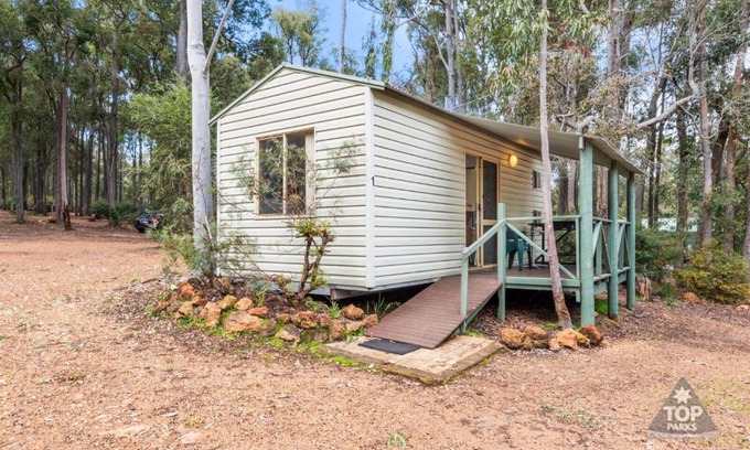 Hoffman Chalet De Esquí | Lake Brockman Tourist Park - Cabin