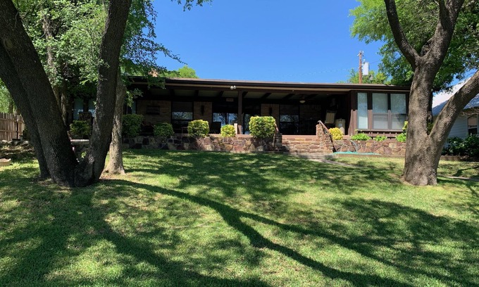 Brownwood Casa | Lake Brownwood Waterfront Home