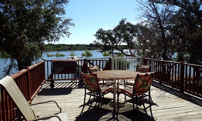 Buchanan Dam Casa | Lago Buchanan B & R Lodge
