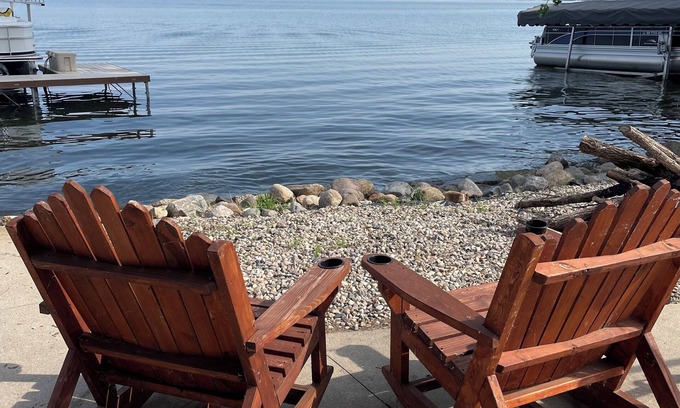 Lake City Cabina | Lake Cabin on Clear Lake! 75ft of lake shore with amazing views!