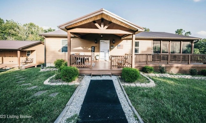 Clarkson Cabina | Lake Cabin
