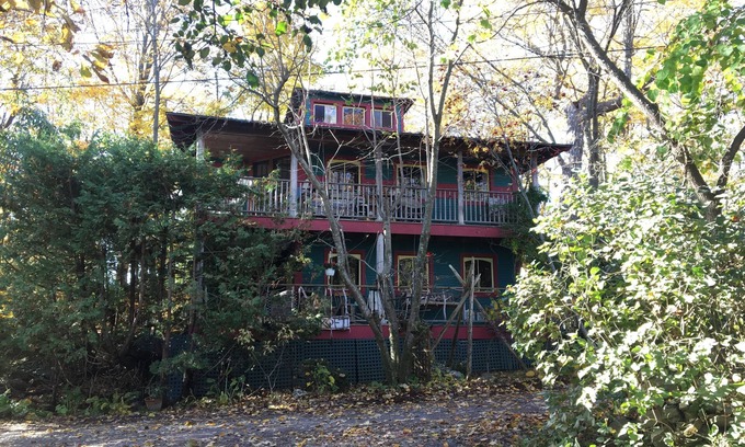 Moriah Center Cabaña | Lake Champlain Charming Cottage