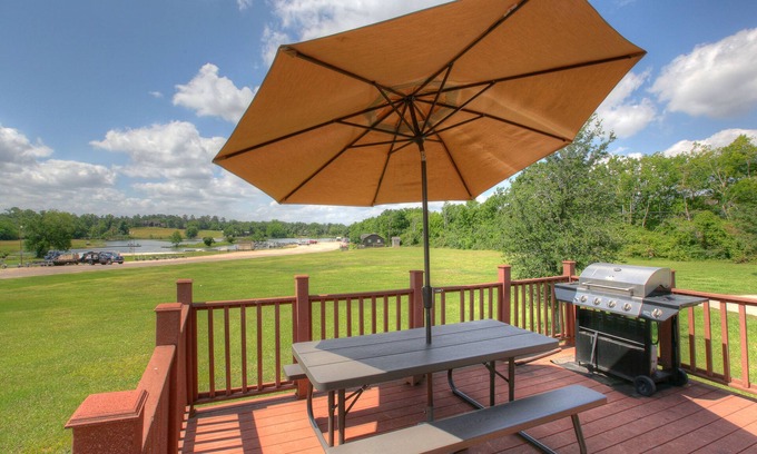 Willis Cabina | Lake Conroe RV & Camping Resort