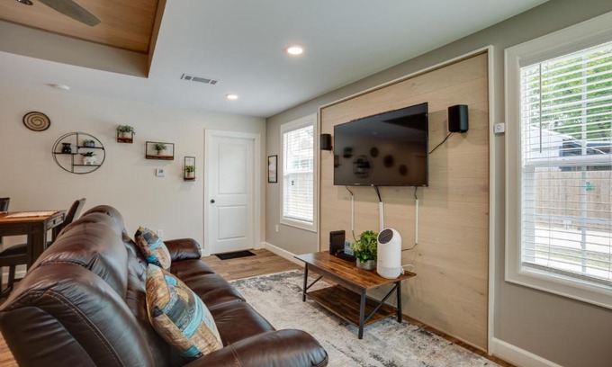 Willis Casa | Lake Conroe Vacation Rental half Mi to Boat Launch!