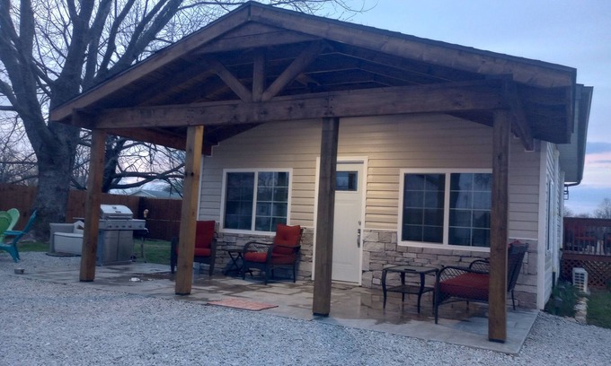 Hermitage Casa | Lake Cottage Getaway at Pomme De Terre Lake