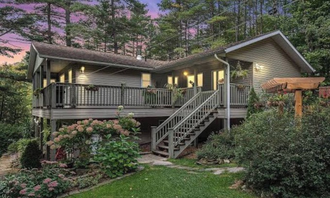 North Frontenac Cabaña | Lake Cottage/North Frontenac/All Season Getaway!