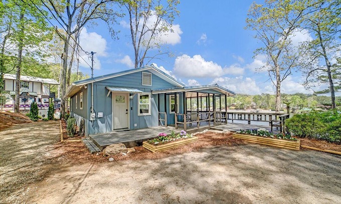 Alpine Bay Cabaña | Lake Cottage - Sleeps 10 - Clean and Modern - Great Views